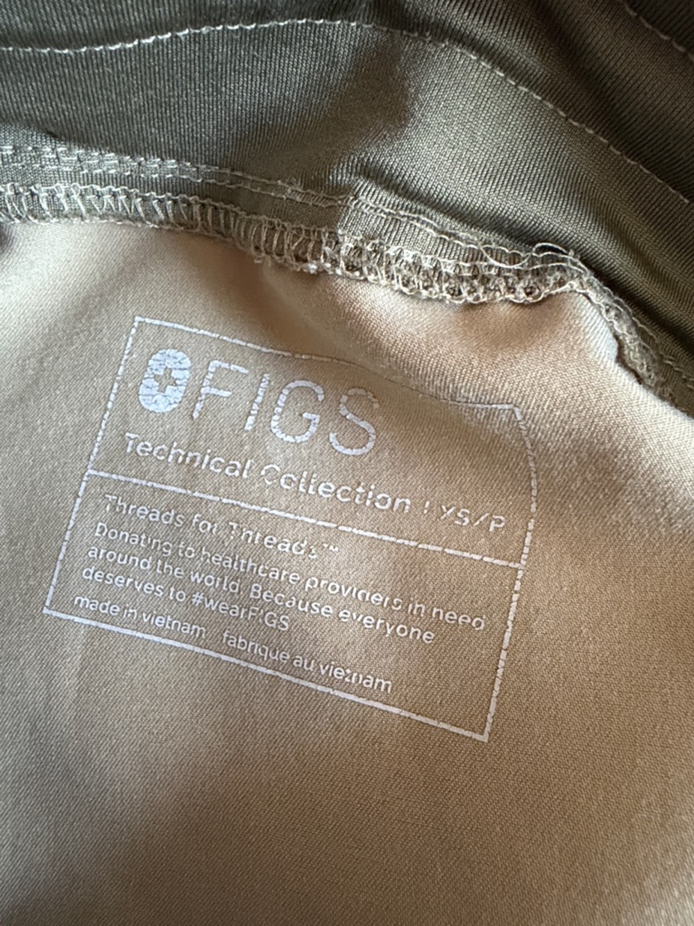 Figs Tan V-Neck sandstone three pocket jogger scrub set like new XXS/XS - Picture 10 of 10